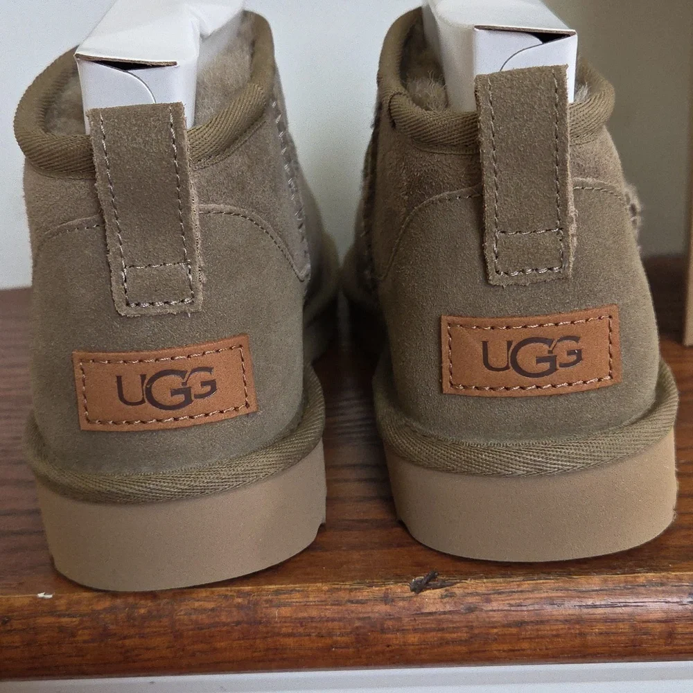 UGG classic ultra mini khaki boots size 7 NIB - Picture 4 of 4